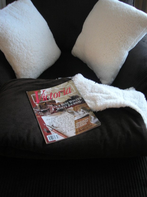 chair and pillows Victoria